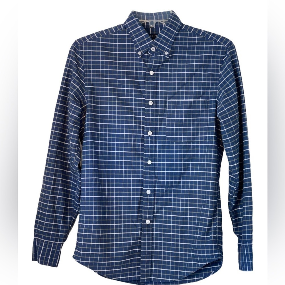 J. Crew men’s button down long sleeve shirt. Size small GUC